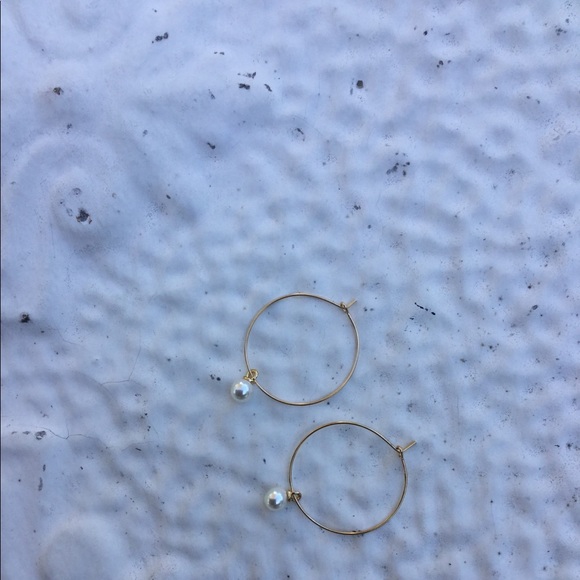 Jewelry - Sophisticated Gold Hoops w/ Polished Pearl Dangle